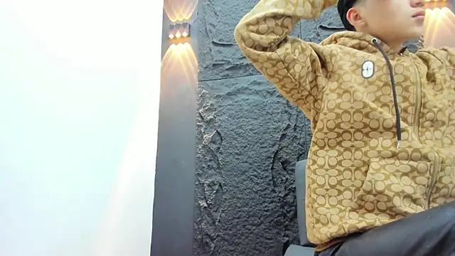 JULII RICO1 online show from April 1, 2026, 12:50 pm