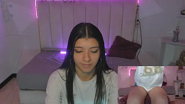 Snapshot of Chloe_fooster chatting on October 30, 2025, 11:12 pm Chloe fooster online show from October 30, 2025, 11:12 pm