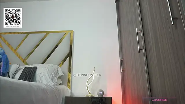 Snapshot of Devin_Hunterr chatting on November 20, 2025, 12:06 pm Devin Hunterr online show from November 20, 2025, 12:06 pm