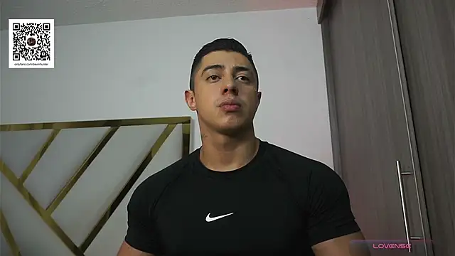 Snapshot of Devin_Hunterr chatting on November 18, 2025, 12:37 am Devin Hunterr online show from November 18, 2025, 12:37 am