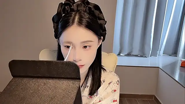 yuyu-33 online show from August 5, 2026, 1:54 am