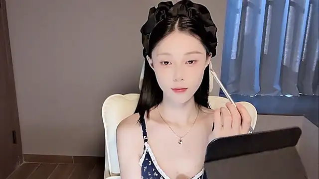yuyu-33 online show from August 6, 2026, 1:00 am