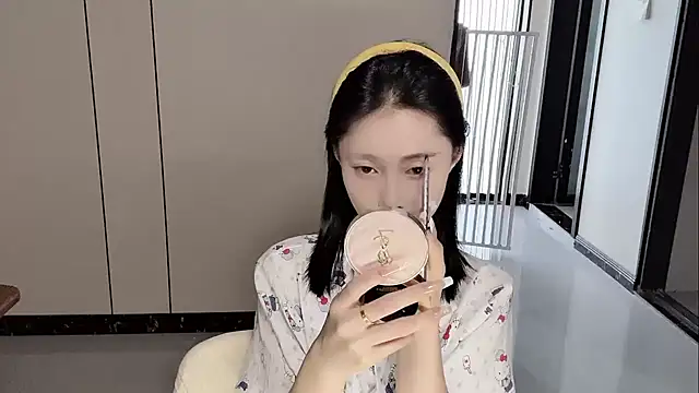 yuyu-33 online show from June 25, 2026, 5:05 am