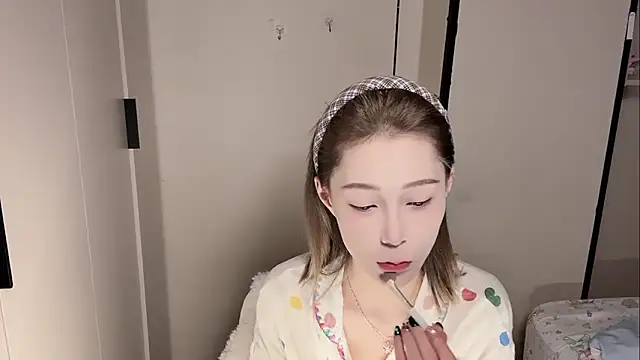 Snapshot of yuyu-33 chatting on February 3, 2026, 11:04 am yuyu-33 online show from February 3, 2026, 11:04 am