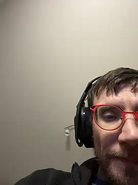 Snapshot of Guttermann chatting on November 26, 2025, 10:26 am Guttermann online show from November 26, 2025, 10:26 am