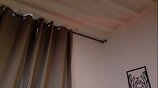 Snapshot of VictoriaNova_ chatting on February 12, 2026, 4:18 pm VictoriaNova online show from February 12, 2026, 4:18 pm