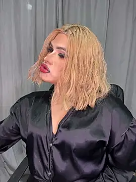 melani ferraraa  online show from July 20, 2026, 2:52 am