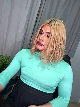 melani ferraraa  online show from July 4, 2026, 10:25 pm