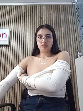 Valk submissive online show from April 21, 2026, 4:52 am