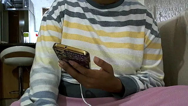 Snapshot of NewBeginnings8 chatting on February 18, 2026, 8:00 am NewBeginnings8 online show from February 18, 2026, 8:00 am