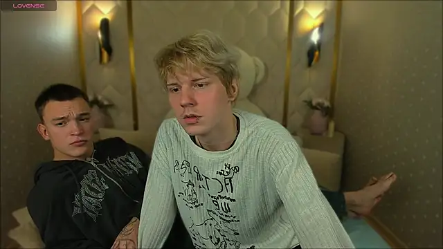 Snapshot of Kevin_Derek chatting on October 30, 2025, 2:14 pm Kevin Derek online show from October 30, 2025, 2:14 pm