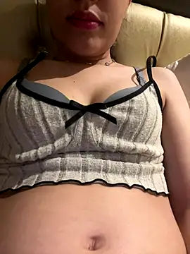 SirineArab online show from November 21, 2025, 8:08 pm