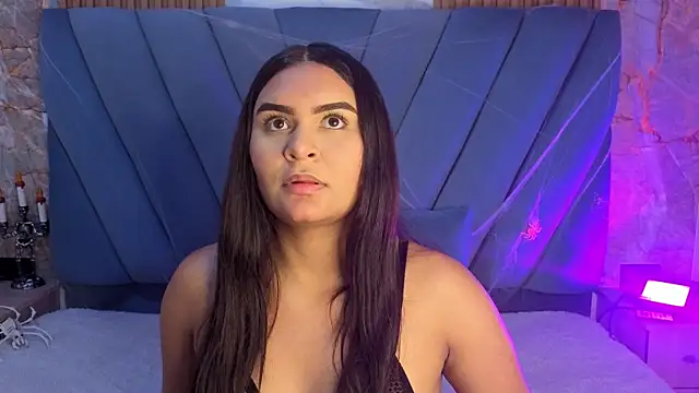 amarahanks1 online show from November 3, 2025, 11:58 am