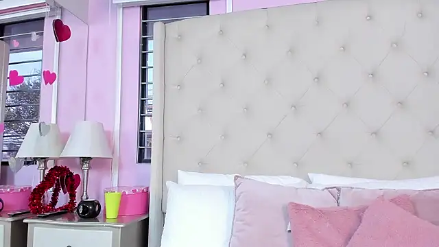 scarlett leblanc  online show from March 25, 2026, 12:04 pm