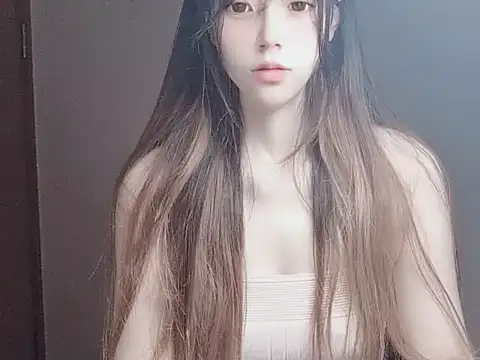 Snapshot of JuliaNoir chatting on November 7, 2025, 7:24 am JuliaNoir online show from November 7, 2025, 7:24 am