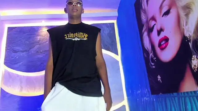 Snapshot of noah_deluxe chatting on November 2, 2025, 12:10 pm noah deluxe online show from November 2, 2025, 12:10 pm