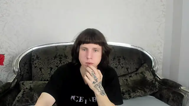 TommyCrown online show from October 31, 2025, 10:23 am