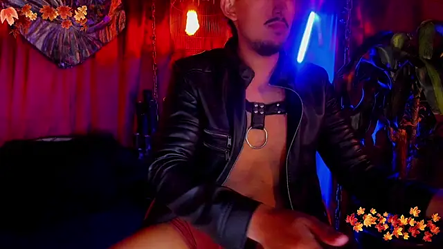 Snapshot of x_heros_x chatting on November 10, 2025, 12:43 pm x heros x online show from November 10, 2025, 12:43 pm