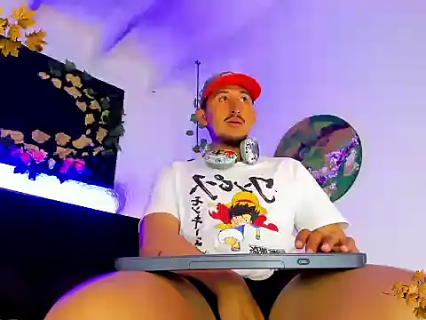 Snapshot of x_heros_x chatting on November 15, 2025, 12:42 pm x heros x online show from November 15, 2025, 12:42 pm