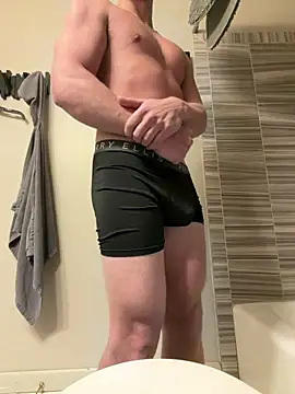 Snapshot of fitwhitecock chatting on February 15, 2026, 6:07 pm fitwhitecock online show from February 15, 2026, 6:07 pm