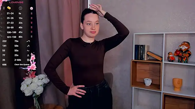 LaraeWernecke online show from November 3, 2025, 6:18 am