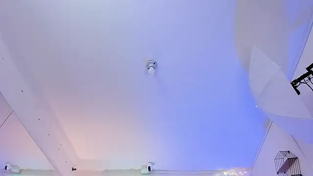 Lucerop  online show from March 1, 2026, 3:39 am