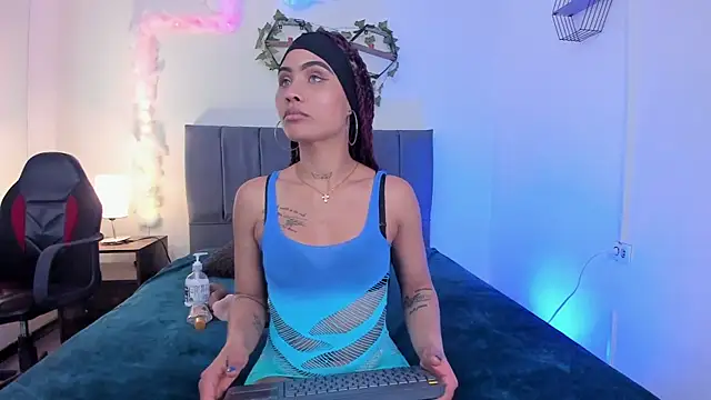 Lucerop  online show from February 6, 2026, 3:24 am