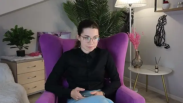 TalishaParadee online show from October 31, 2025, 11:51 am