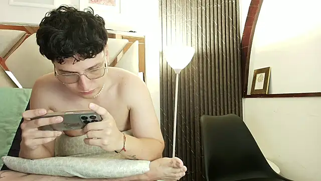 Zoe And Dylan  online show from July 22, 2026, 1:02 pm