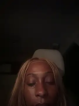 MadameMuse online show from June 16, 2026, 2:22 am