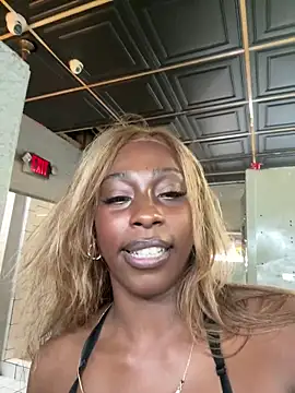 MadameMuse online show from June 22, 2026, 6:27 pm