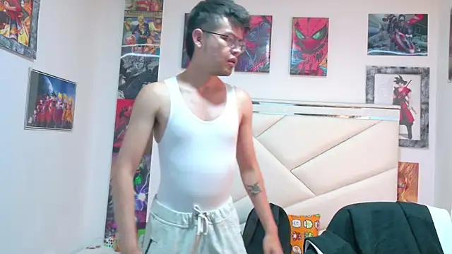 Snapshot of NICK_VERS chatting on November 13, 2025, 10:57 pm NICK VERS online show from November 13, 2025, 10:57 pm