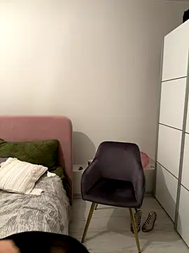 HotLdyllic online show from December 15, 2025, 8:09 am