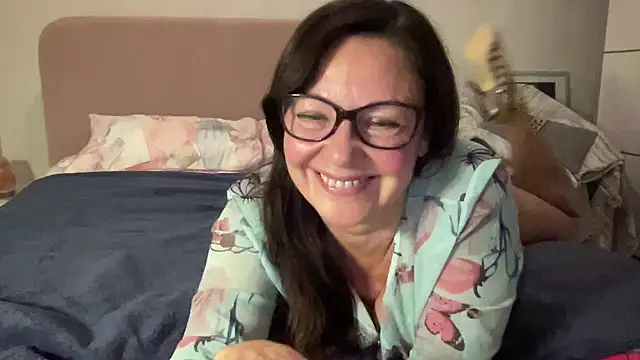 HotLdyllic online show from November 12, 2025, 5:55 am