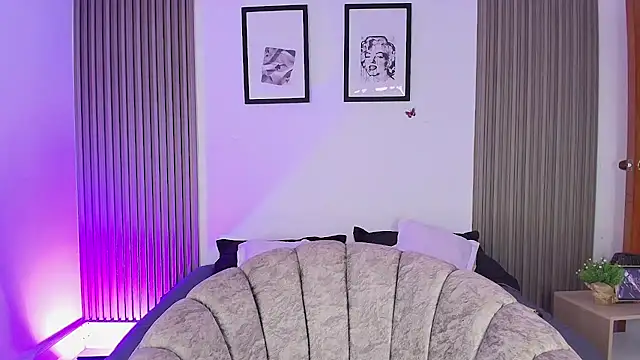 Madisonkay online show from March 22, 2026, 7:04 pm