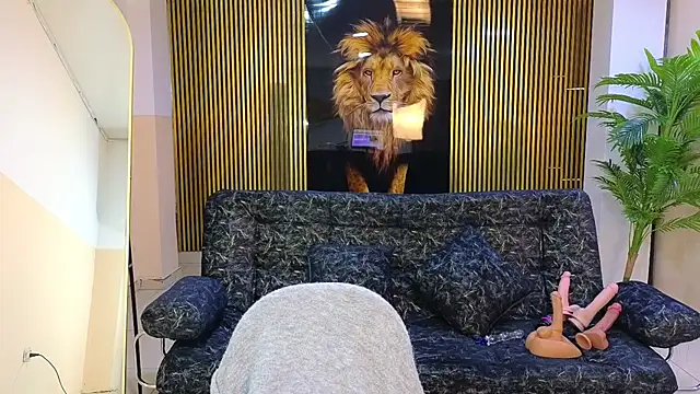 Snapshot of malen_fitnessmilf chatting on February 28, 2026, 12:38 pm malen fitnessmilf online show from February 28, 2026, 12:38 pm