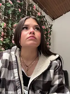 Camila Duarte  online show from November 14, 2025, 12:31 pm