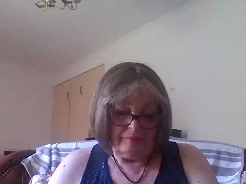 Snapshot of Milaniya606 chatting on July 18, 2026, 8:23 am Milaniya606 online show from July 18, 2026, 8:23 am