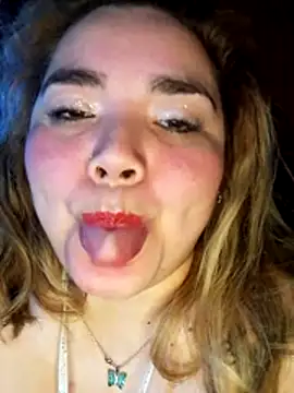 Modelocurvi online show from November 2, 2025, 10:37 pm