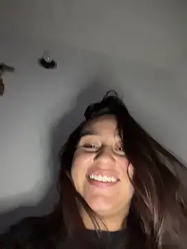 Saray lo online show from November 4, 2025, 10:35 pm