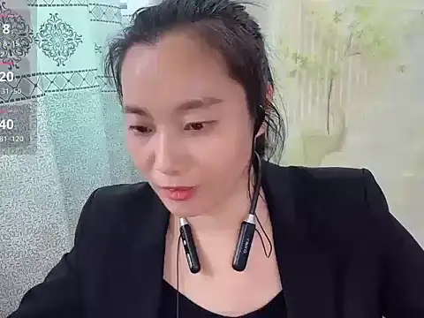 Snapshot of Lingling-Baby520 chatting on March 25, 2026, 6:35 am Lingling-Baby520 online show from March 25, 2026, 6:35 am