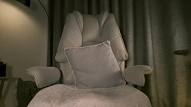 lianewhite online show from March 18, 2026, 1:20 am