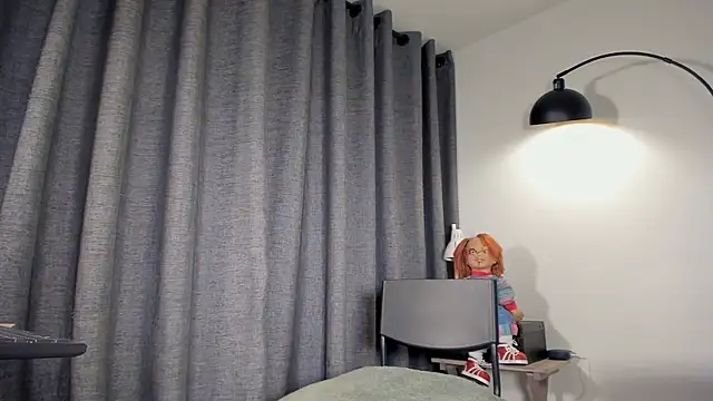 lianewhite online show from November 14, 2025, 12:47 am