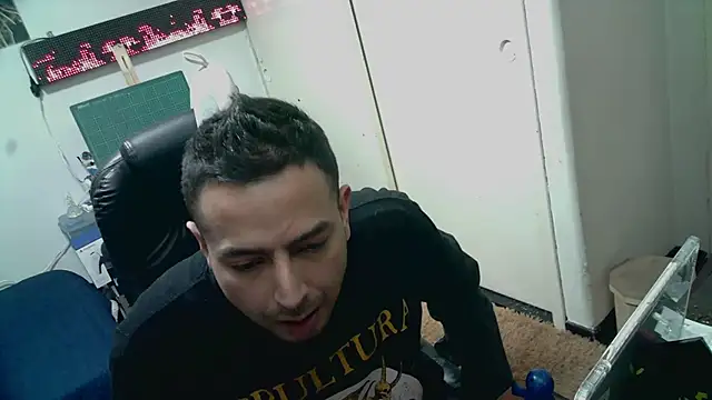 YoungStallionXL online show from February 20, 2026, 7:21 am