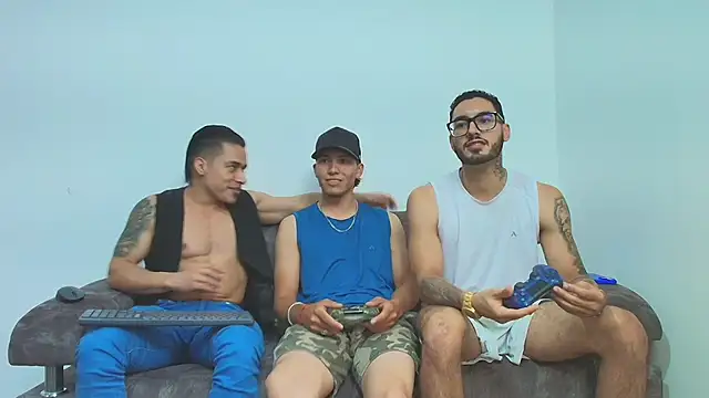 thebadboys05 online show from November 13, 2025, 1:09 am