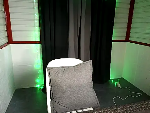 Snapshot of xwildflowerx chatting on March 8, 2026, 12:38 am xwildflowerx online show from March 8, 2026, 12:38 am