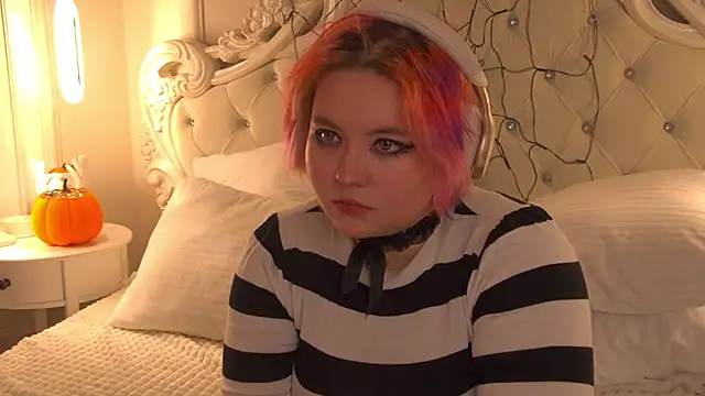 Snapshot of JennyBloom chatting on November 3, 2025, 11:14 am JennyBloom online show from November 3, 2025, 11:14 am