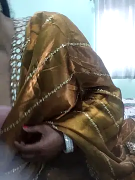 Snapshot of Divine_Lustt chatting on February 18, 2026, 9:39 am Divine Lustt online show from February 18, 2026, 9:39 am