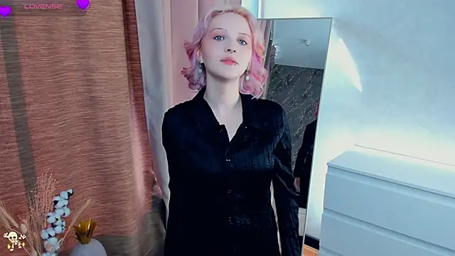 LorenzaGrill online show from November 3, 2025, 7:02 am