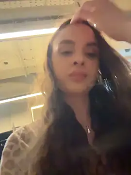 Snapshot of KristiRich chatting on February 2, 2026, 8:13 am KristiRich online show from February 2, 2026, 8:13 am